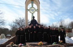 В оточенні о. протоархимандрита